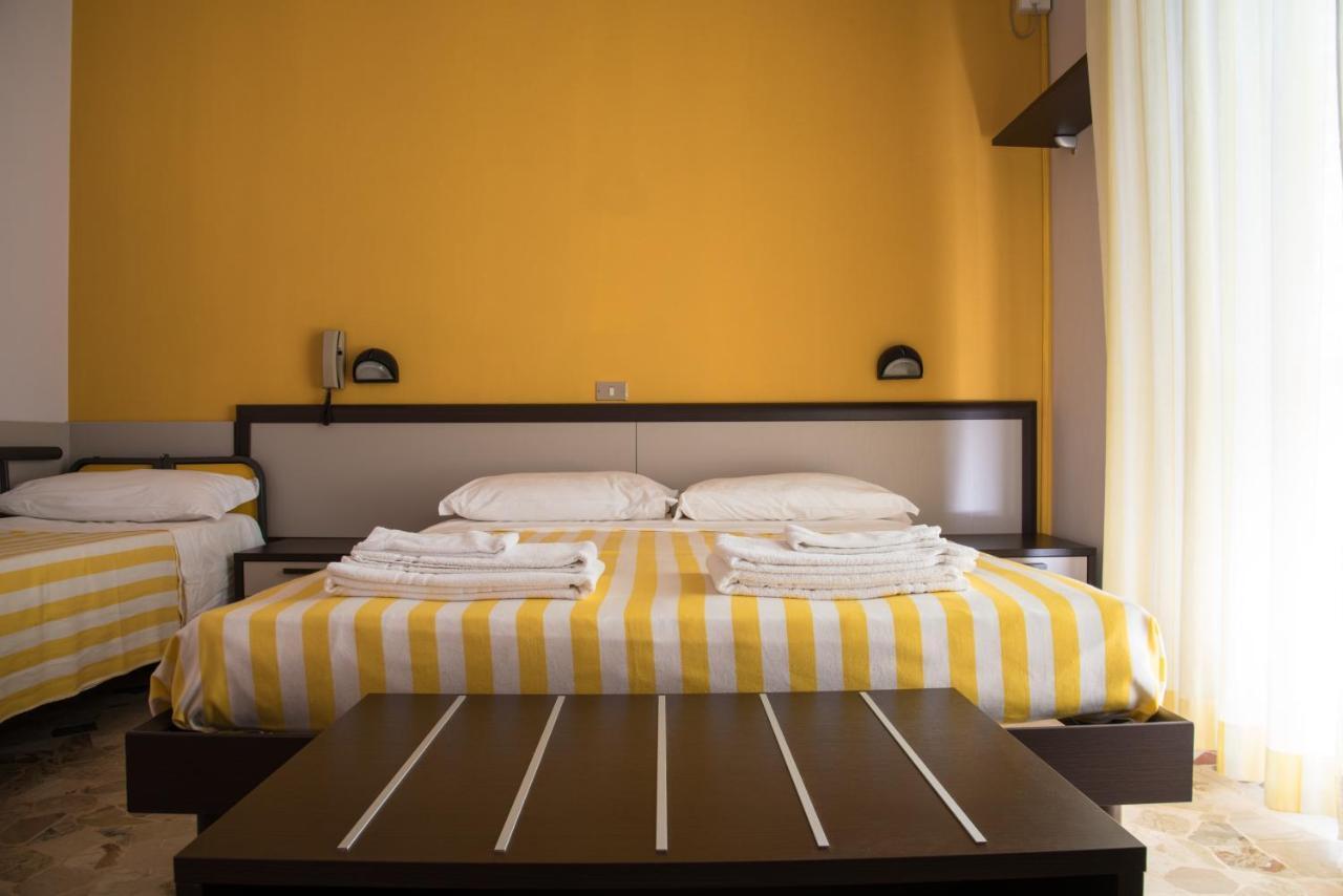 Hotel Mirage Bellaria-Igea Marina Oda fotoğraf